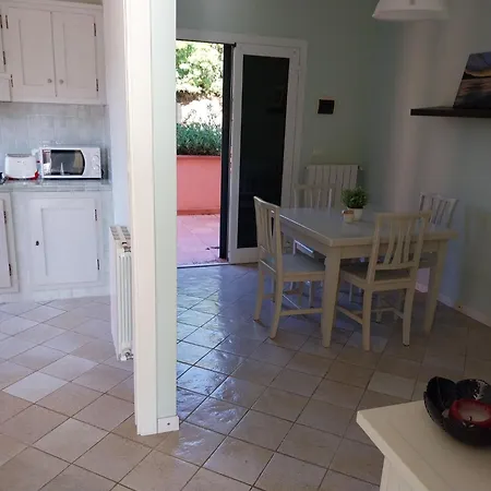 Bilocale 7 Igilium Apartmán *